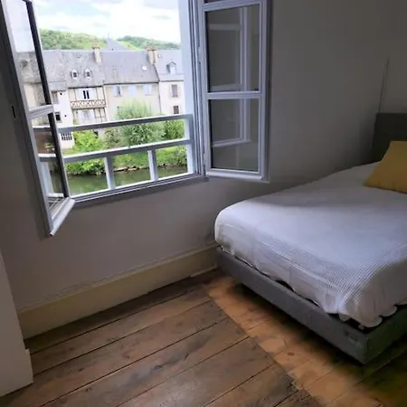 Casa de Férias Au Pont Vieux 9 Personnes Espalion