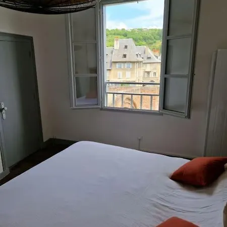 Casa de Férias Au Pont Vieux 9 Personnes Espalion