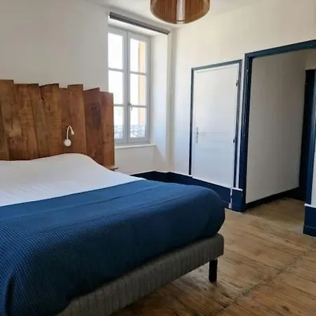 Casa de Férias Au Pont Vieux 9 Personnes Espalion
