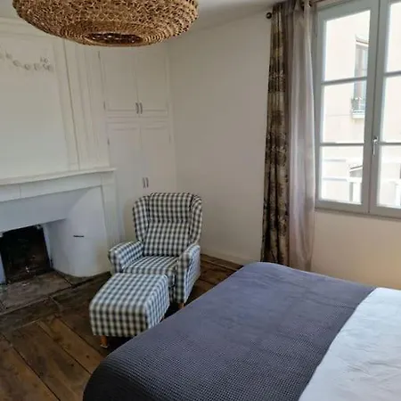 Au Pont Vieux 9 Personnes * Espalion