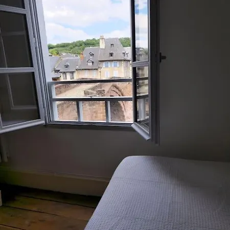 Au Pont Vieux 9 Personnes * Espalion