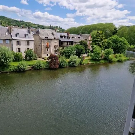 펜션 Au Pont Vieux 9 Personnes