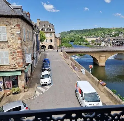 Au Pont Vieux 9 Personnes Casa de Férias *