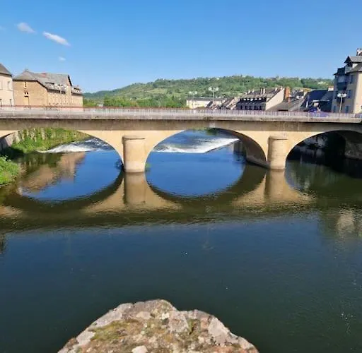 Au Pont Vieux 9 Personnes * Espalion