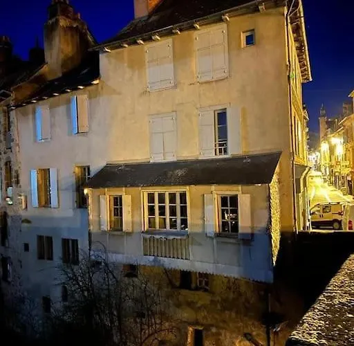 Au Pont Vieux 9 Personnes Espalion