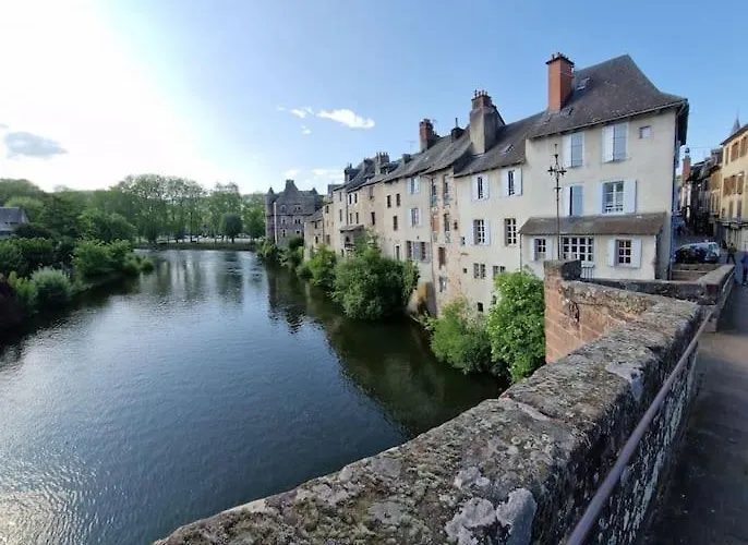 Au Pont Vieux 9 Personnes *